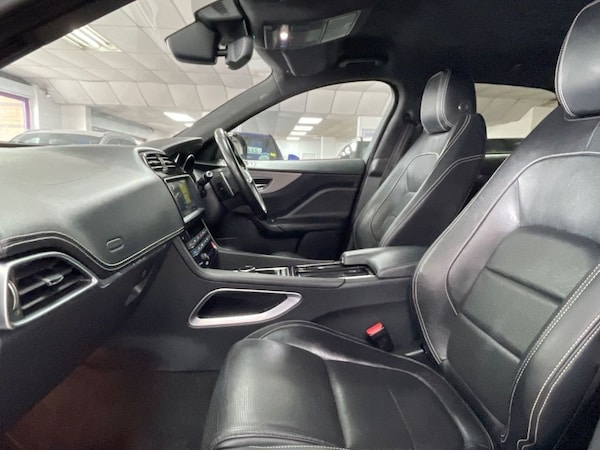 Used Jaguar F-Pace 2018 for sale - 75716721: Photo 33