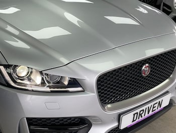 Used Jaguar F-Pace 2018 for sale - 75716721: Photo