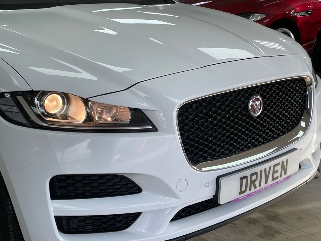 Used Jaguar F-Pace 2018 for sale - 77748218: Photo 4