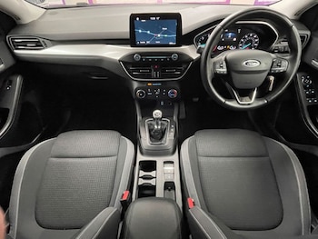 Used Ford Focus 2018 for sale - 76291318: Photo 2