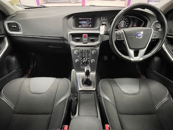 Used Volvo V40 2015 for sale - 76291215: Photo 2