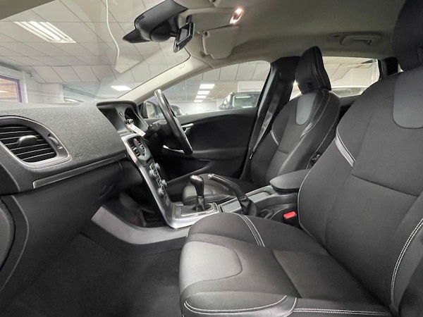 Used Volvo V40 2015 for sale - 76291215: Photo 31