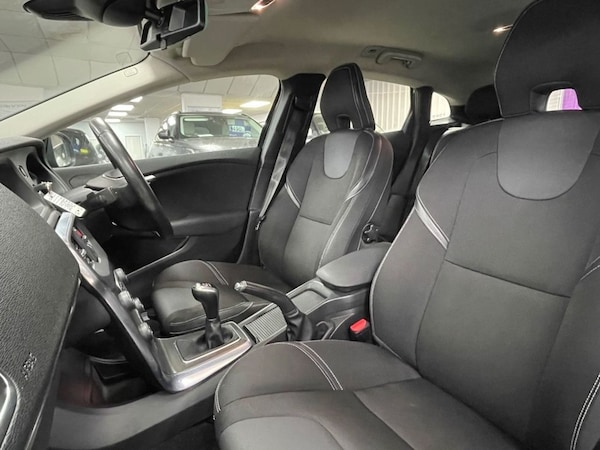 Used Volvo V40 2015 for sale - 76291215: Photo 32