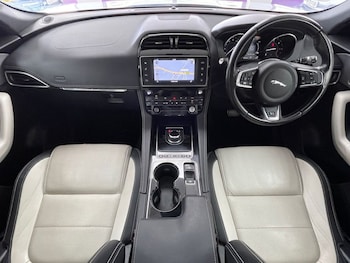 Used Jaguar F-Pace 2017 for sale - 75753105: Photo