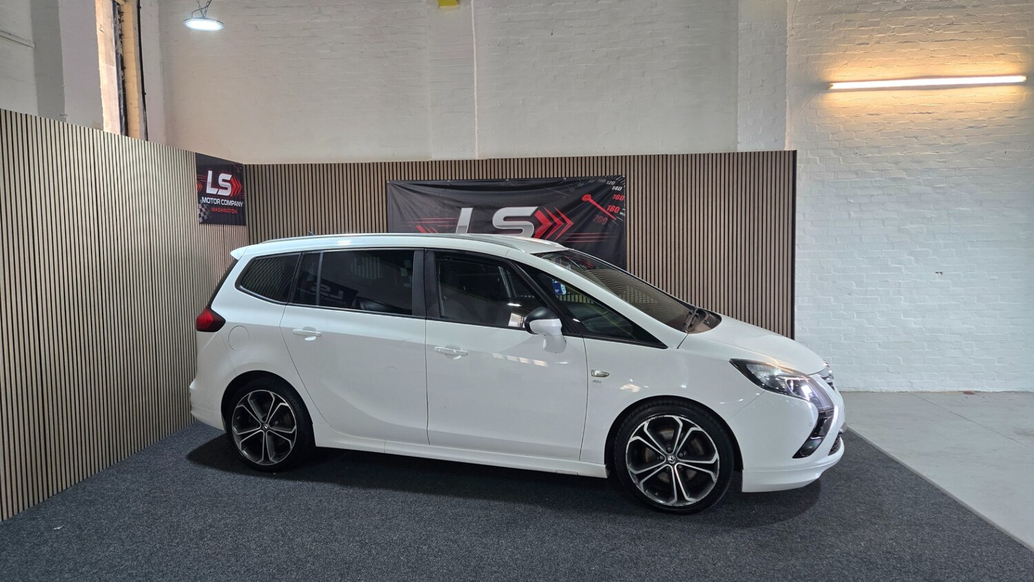 Used Vauxhall Zafira 2016 for sale - 77973113: Photo 6