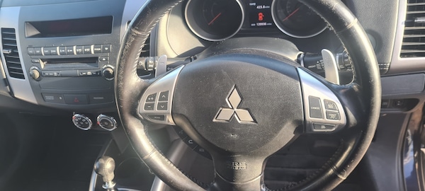 Used Mitsubishi Outlander 2010 for sale - 76263102: Photo 14