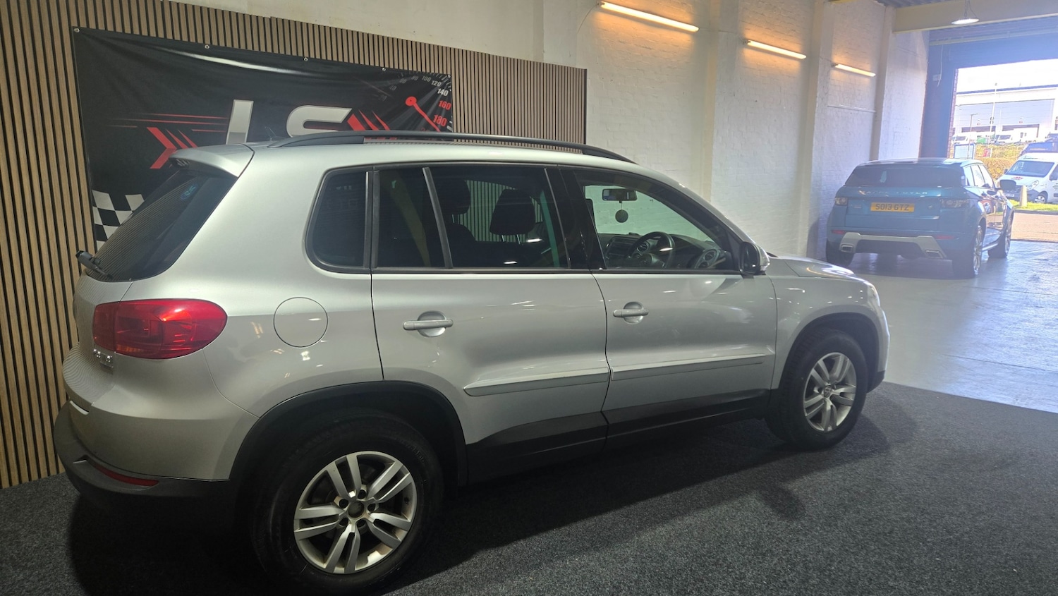 Used Volkswagen Tiguan 2012 for sale - 78105744: Photo 5