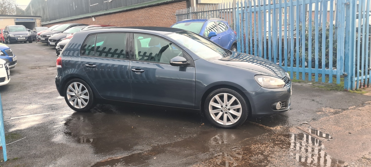 Used Volkswagen Golf 2010 for sale - 77213856: Photo 2