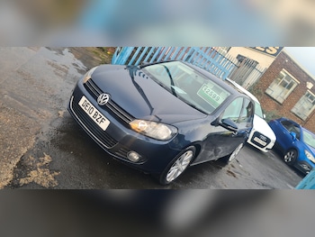 Used Volkswagen Golf 2010 for sale - 77213856: Photo