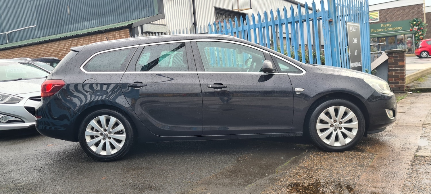 Used Vauxhall Astra 2011 for sale - 76332108: Photo 2