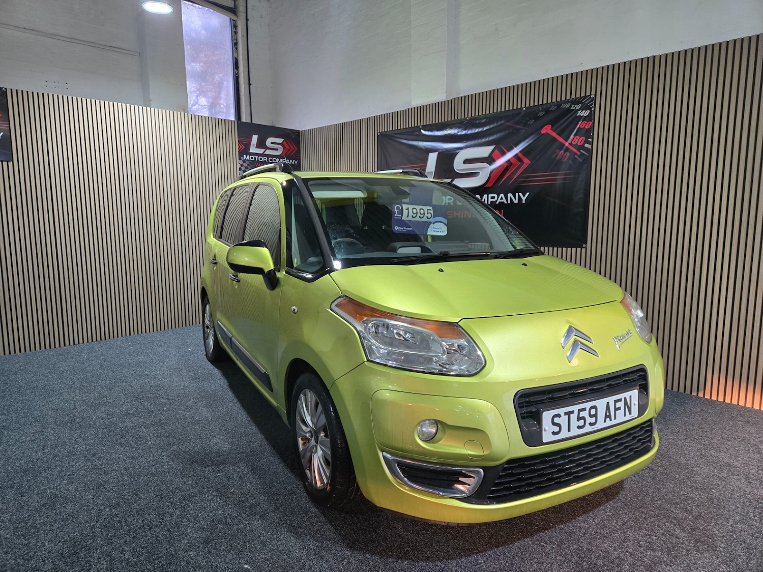 Used Citroen C3 Picasso 2009 for sale - 77619583: Photo 2