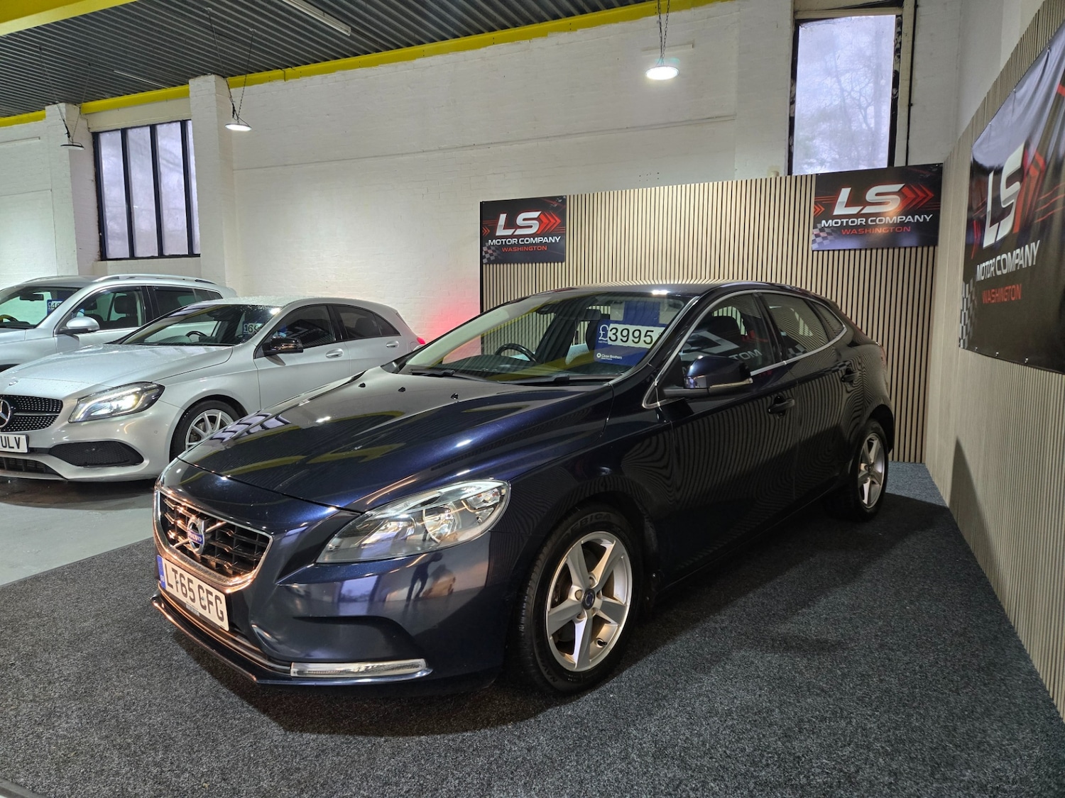 Used Volvo V40 2015 for sale - 77620425: Photo 3