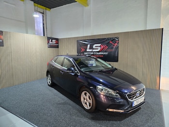 Used Volvo V40 2015 for sale - 77620425: Photo