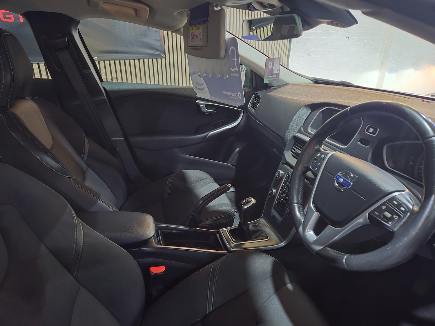 Used Volvo V40 2015 for sale - 77620425: Photo 8