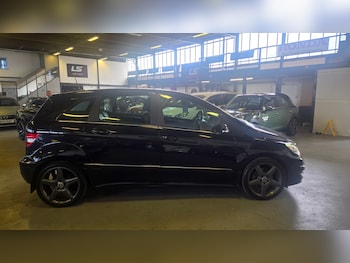 Used Mercedes-Benz B Class 2011 for sale - 79064706: Photo