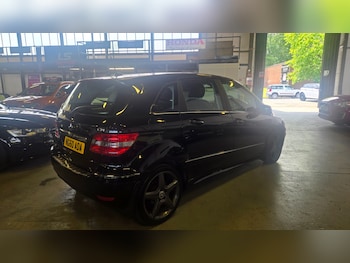 Used Mercedes-Benz B Class 2011 for sale - 79064706: Photo