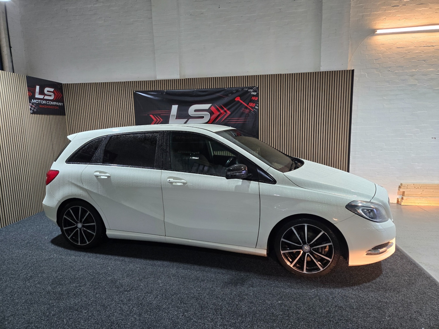 Used Mercedes-Benz B Class 2013 for sale - 77619577: Photo 4