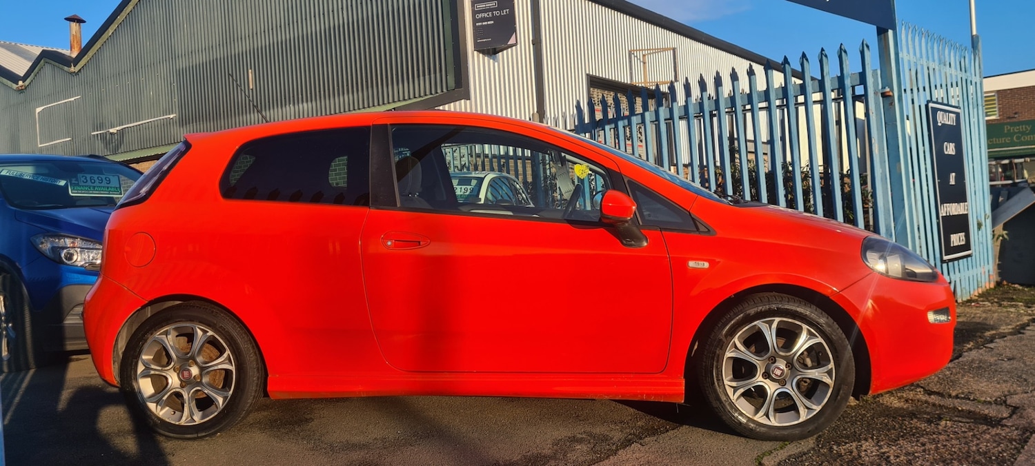 Used Fiat Punto 2013 for sale - 76853955: Photo 2