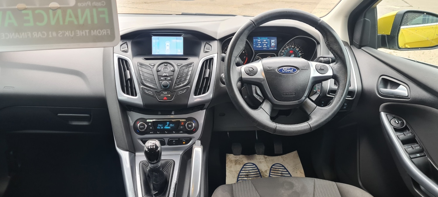 Used Ford Focus 2011 for sale - 76332099: Photo 10