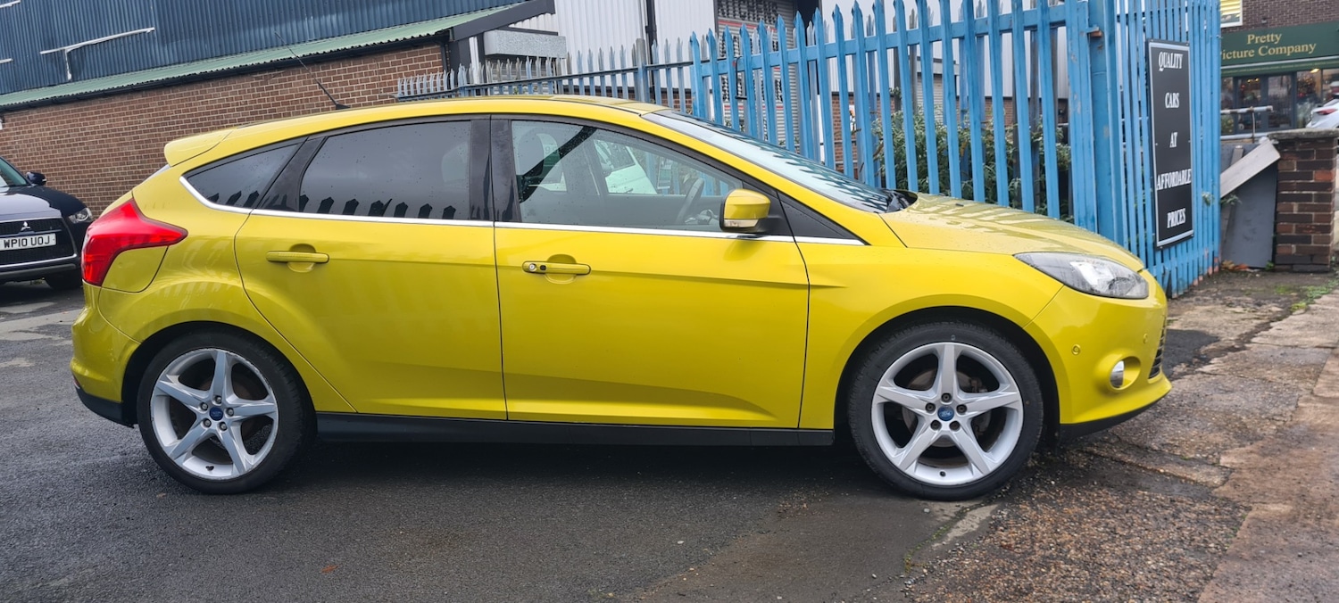 Used Ford Focus 2011 for sale - 76332099: Photo 2