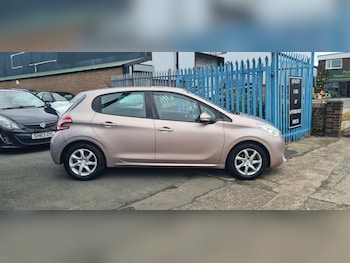 Used Peugeot 208 2013 for sale - 75700016: Photo