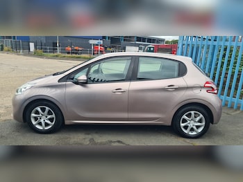 Used Peugeot 208 2013 for sale - 75700016: Photo