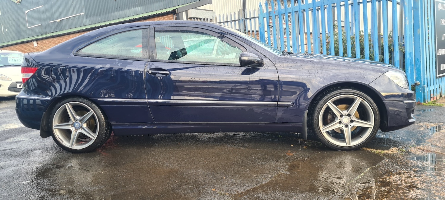 Used Mercedes-Benz CLC Class 2009 for sale - 76653347: Photo 2