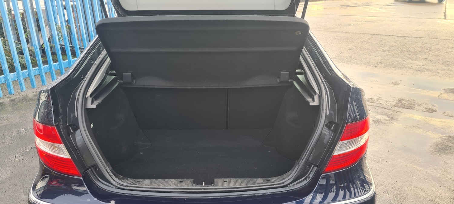 Used Mercedes-Benz CLC Class 2009 for sale - 76653347: Photo 9