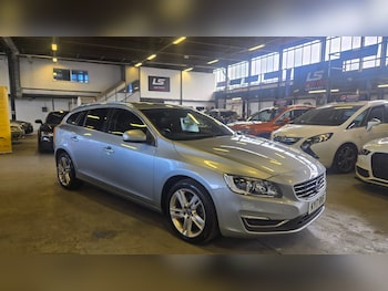 Used Volvo V60 2017 for sale - 78893126: Photo