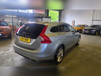 Used Volvo V60 2017 for sale - 78893126: Photo