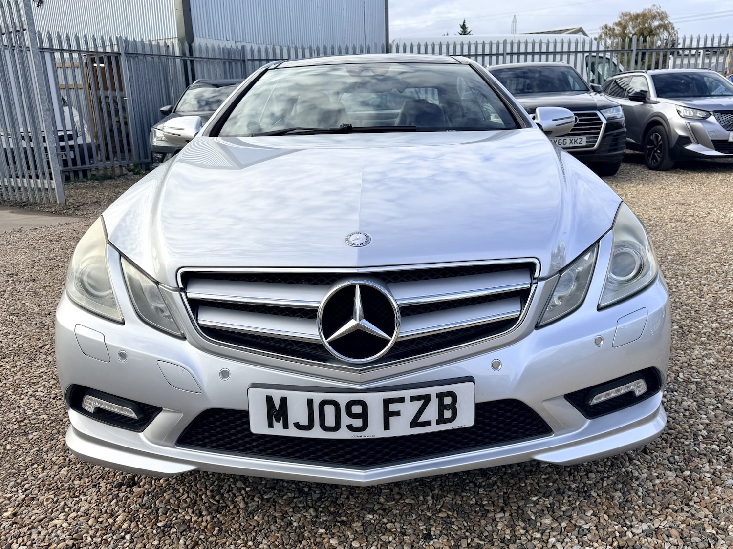 Used Mercedes-Benz E Class 2009 for sale - 76363040: Photo 10