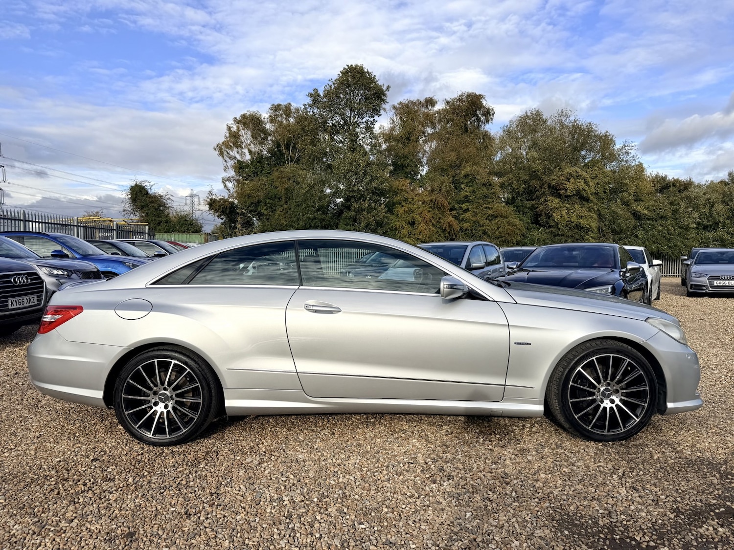 Used Mercedes-Benz E Class 2009 for sale - 76363040: Photo 2