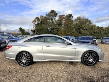 2009 - 3.0 E350 CDI V6 BlueEfficiency Sport 2-Door