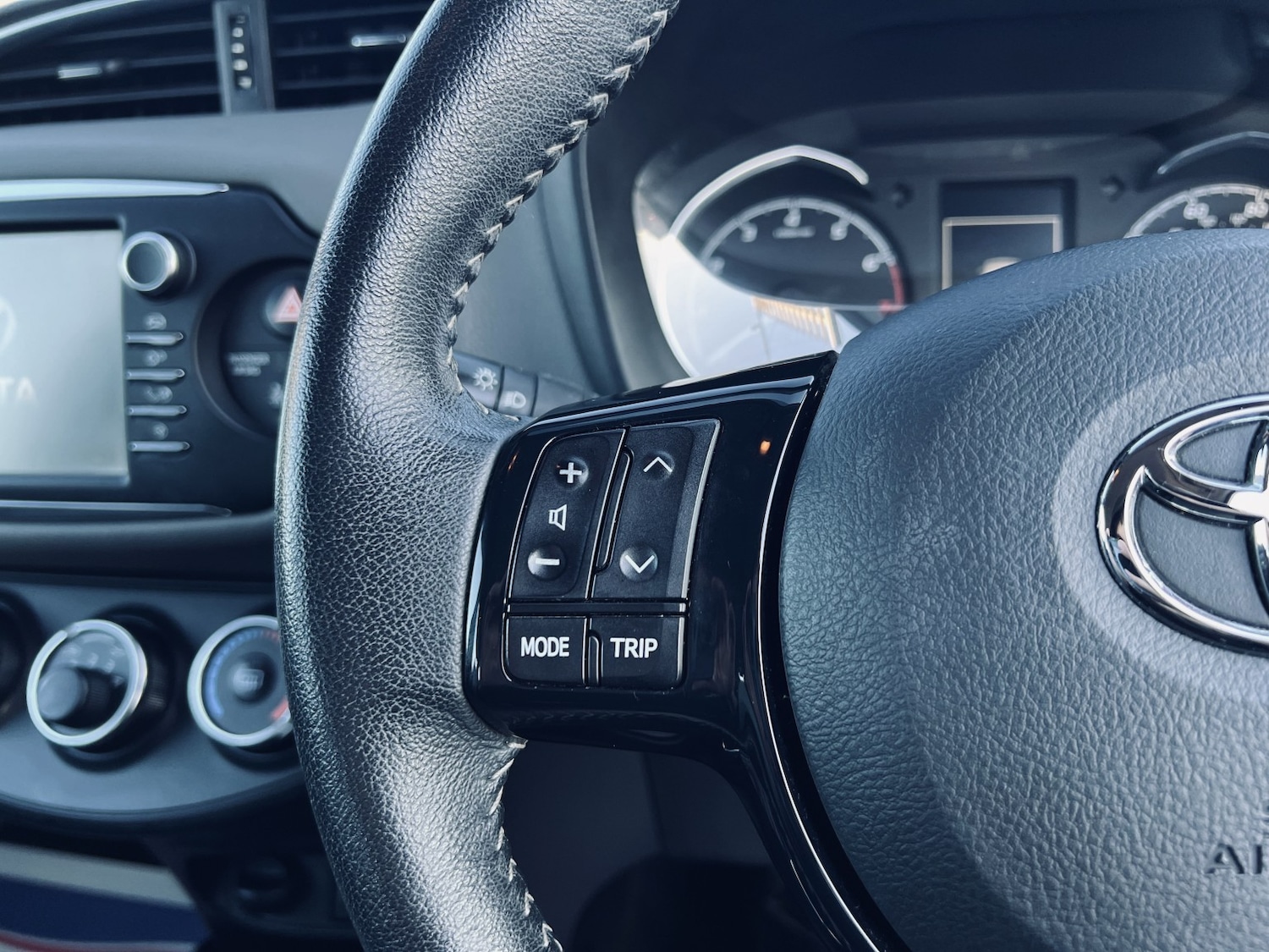 Used Toyota Yaris 2017 for sale - 76758840: Photo 16