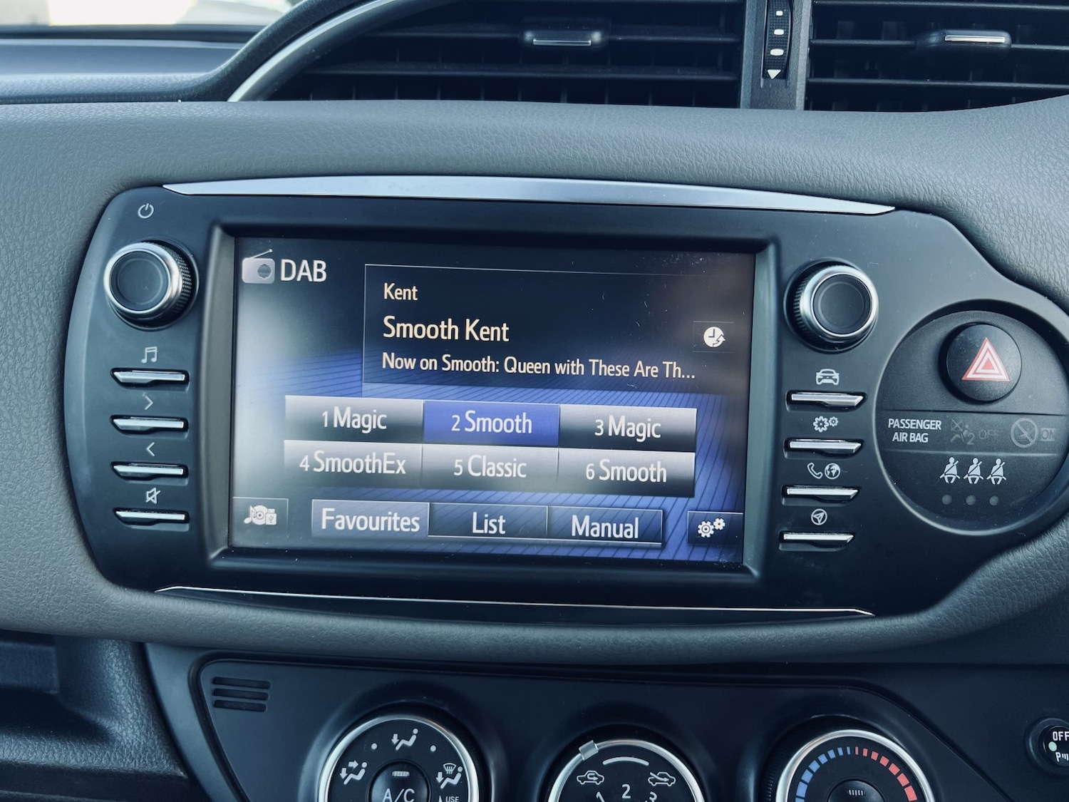 Used Toyota Yaris 2017 for sale - 76758840: Photo 21