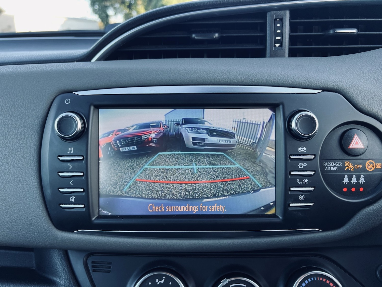 Used Toyota Yaris 2017 for sale - 76758840: Photo 22