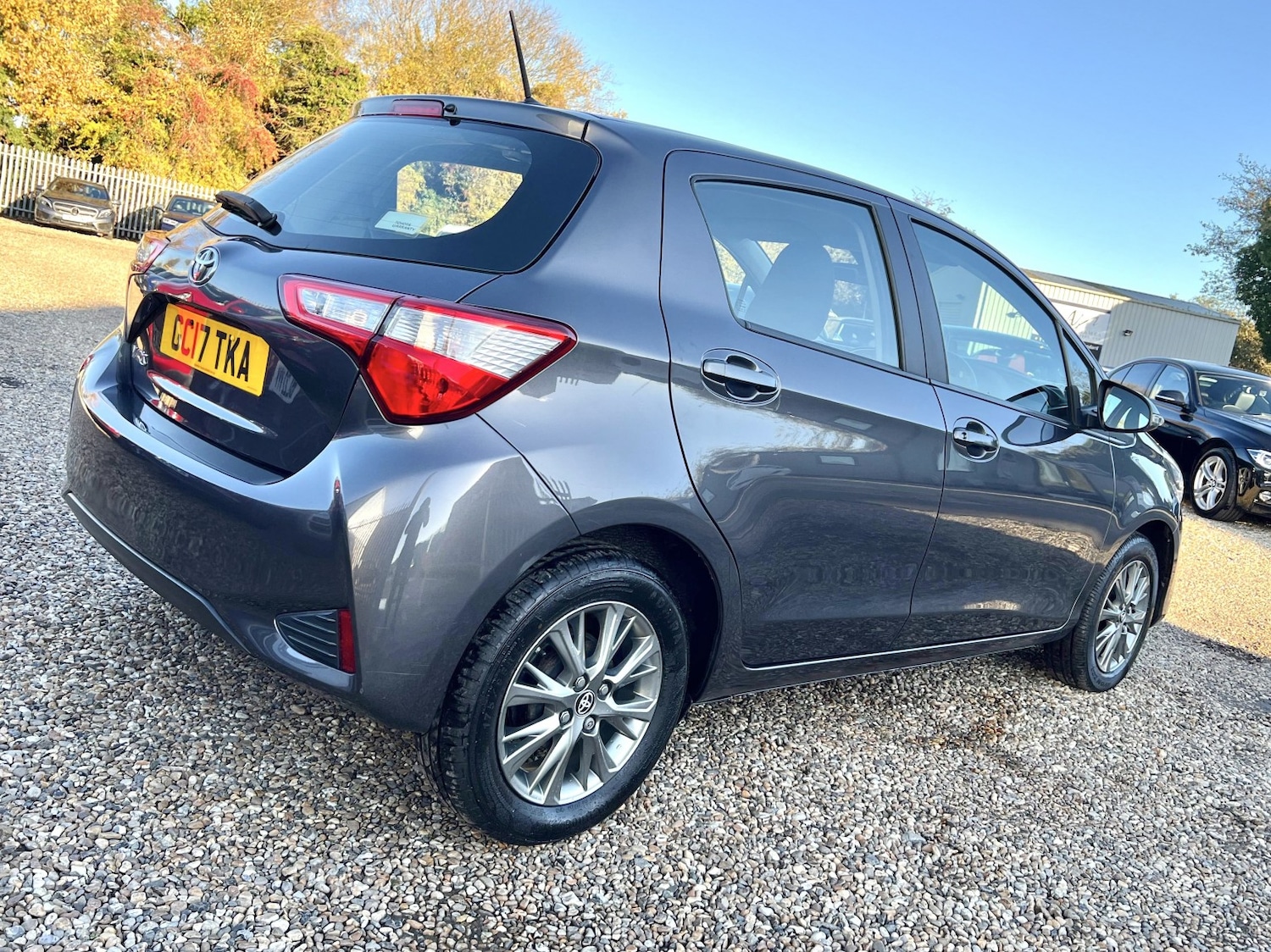 Used Toyota Yaris 2017 for sale - 76758840: Photo 3