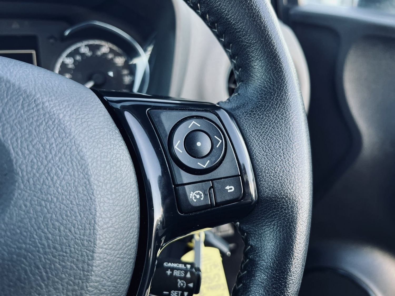 Used Toyota Yaris 2017 for sale - 76758840: Photo 30