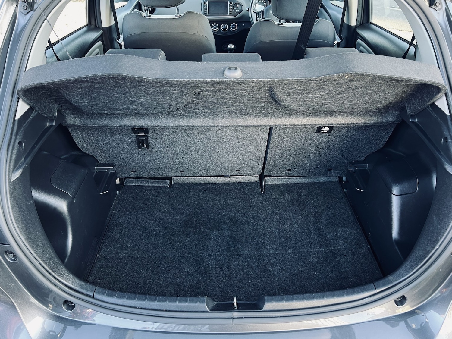 Used Toyota Yaris 2017 for sale - 76758840: Photo 34