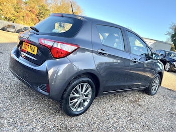 Used Toyota Yaris 2017 for sale - 76758840: Photo