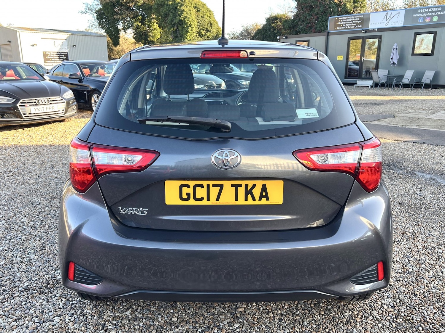 Used Toyota Yaris 2017 for sale - 76758840: Photo 5