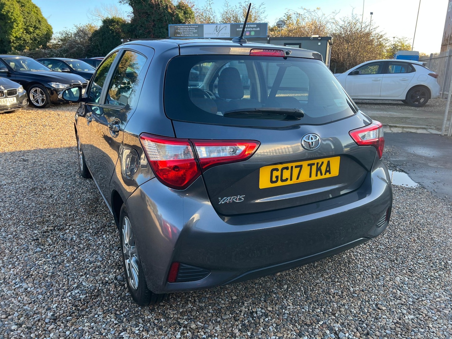 Used Toyota Yaris 2017 for sale - 76758840: Photo 8