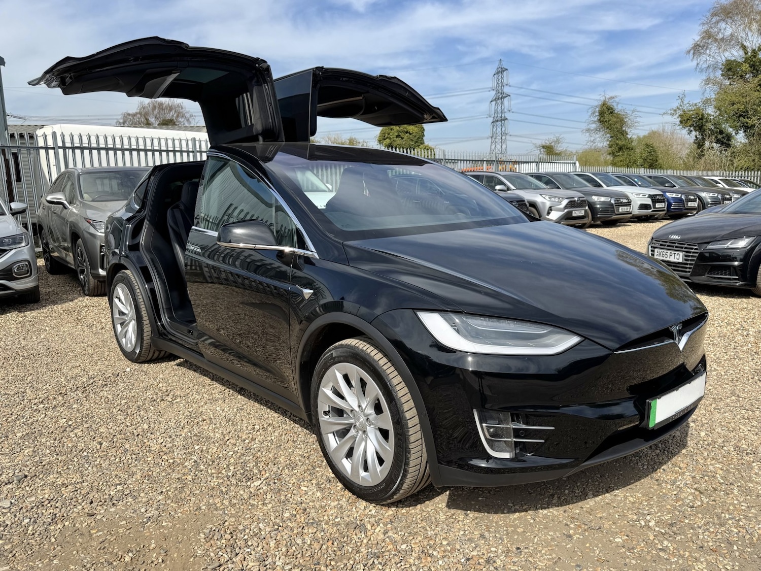 Used Tesla Model X 2018 for sale - 76716161: Photo 2
