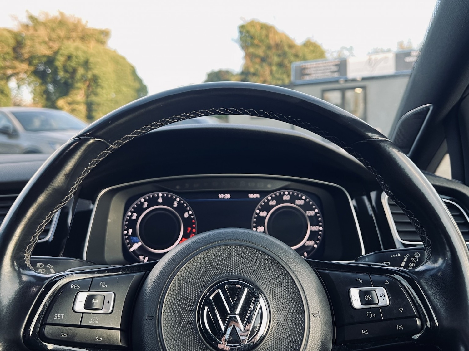 Used Volkswagen Golf 2018 for sale - 77681807: Photo 25