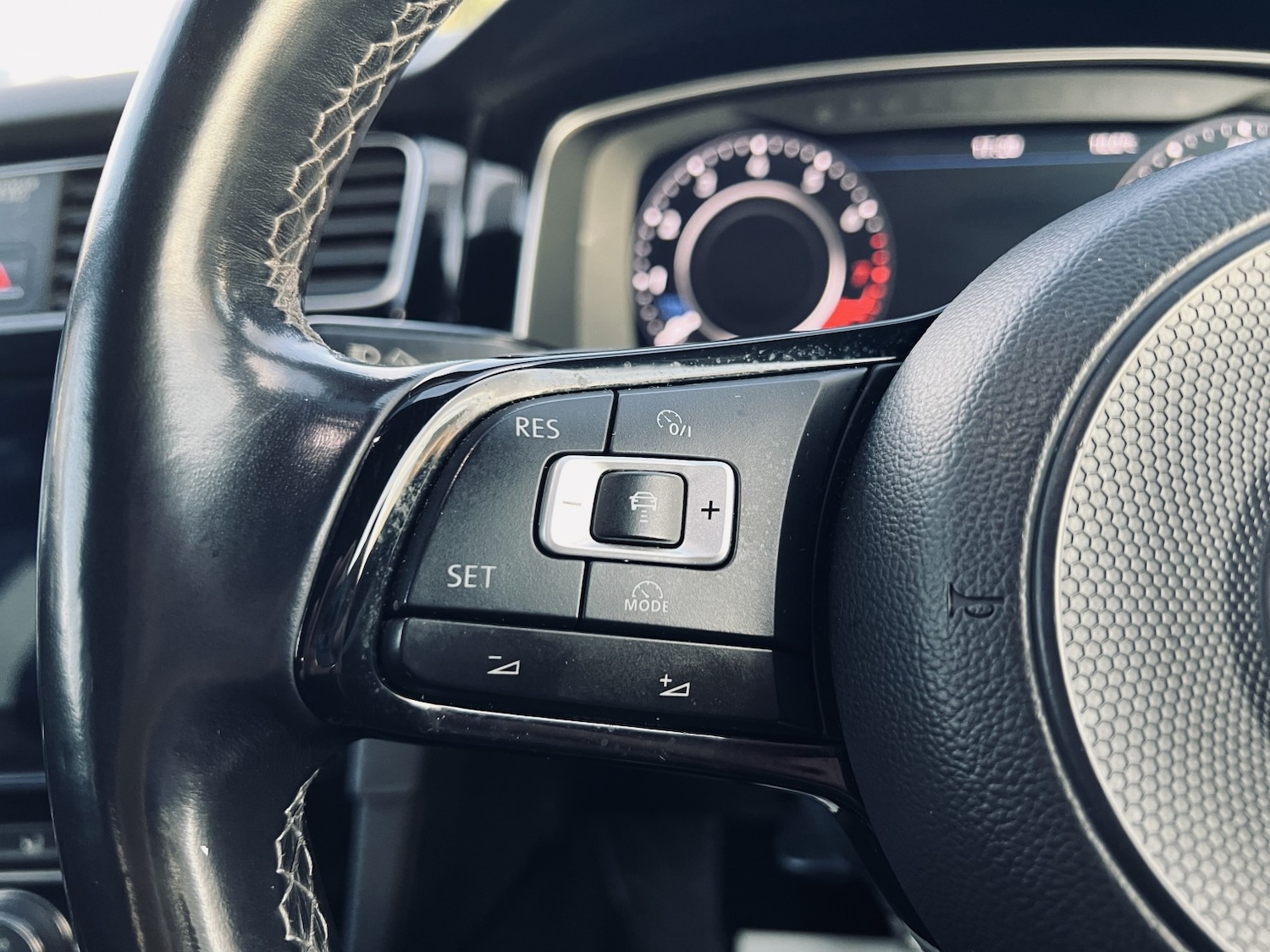 Used Volkswagen Golf 2018 for sale - 77681807: Photo 26