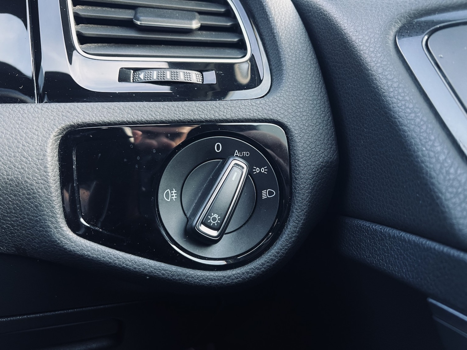 Used Volkswagen Golf 2018 for sale - 77681807: Photo 30