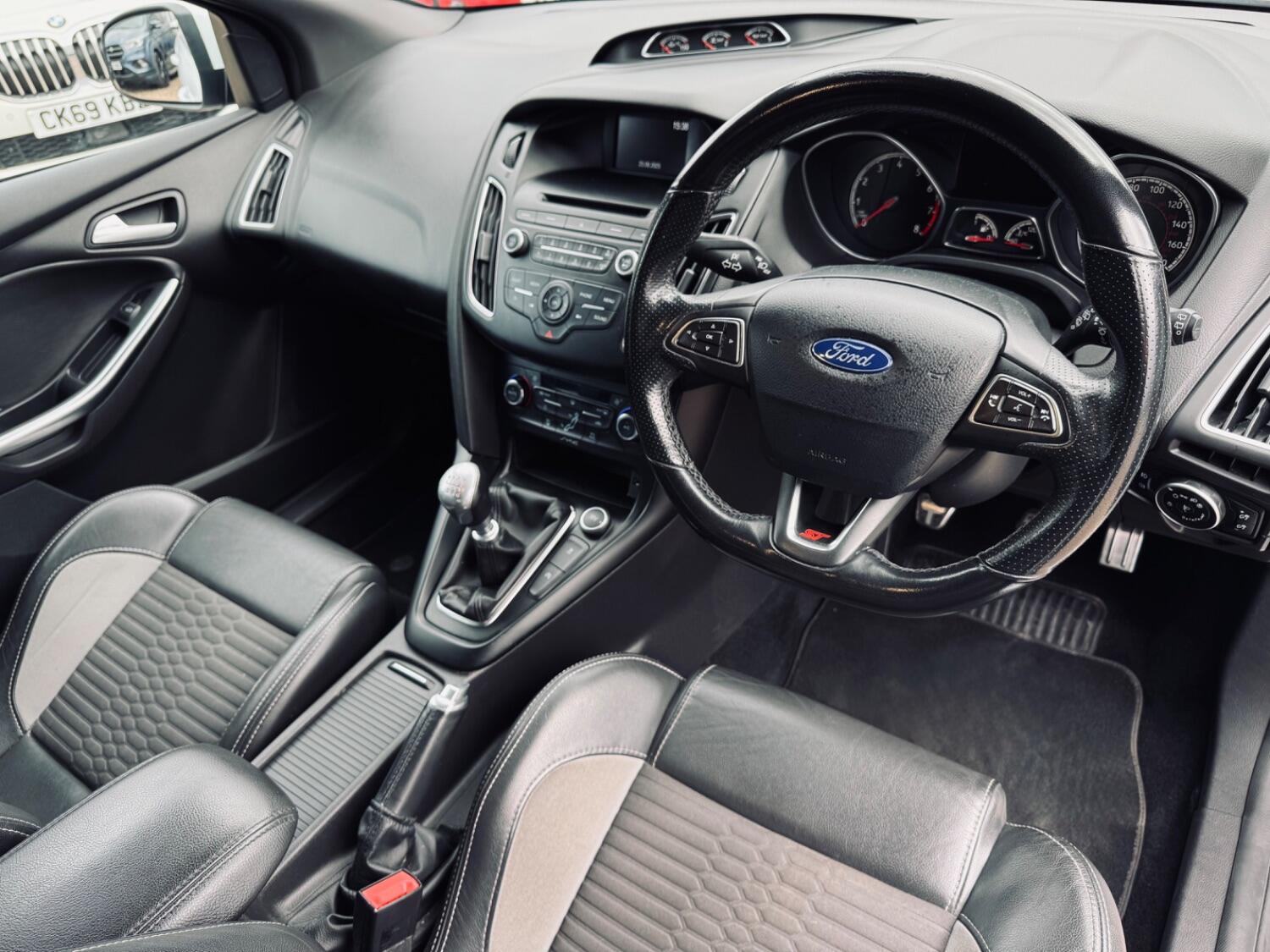 Used Ford Focus 2015 for sale - 76045664: Photo 15