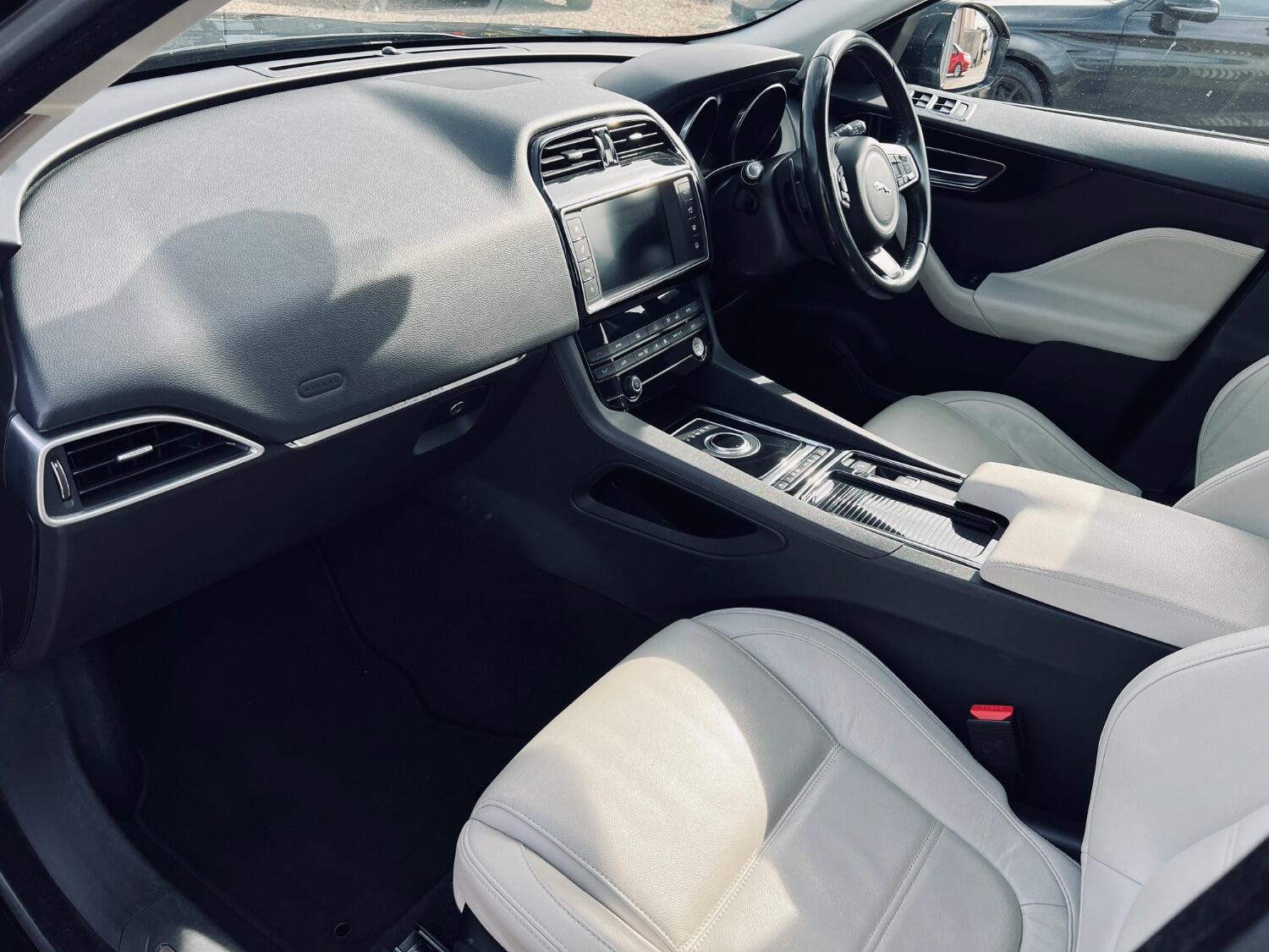 Used Jaguar F-Pace 2016 for sale - 77636957: Photo 17