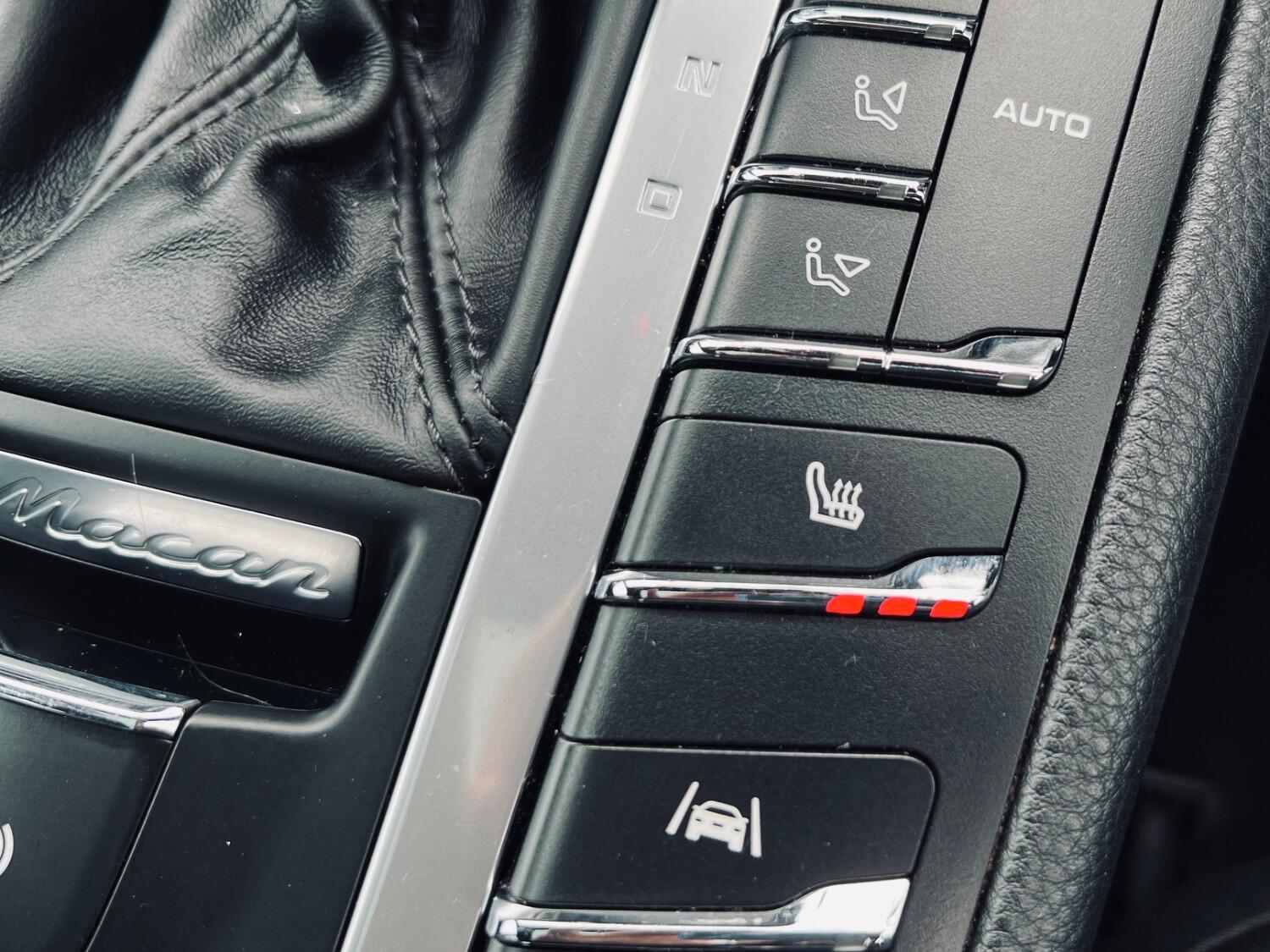 Used Porsche Macan 2018 for sale - 76716183: Photo 19