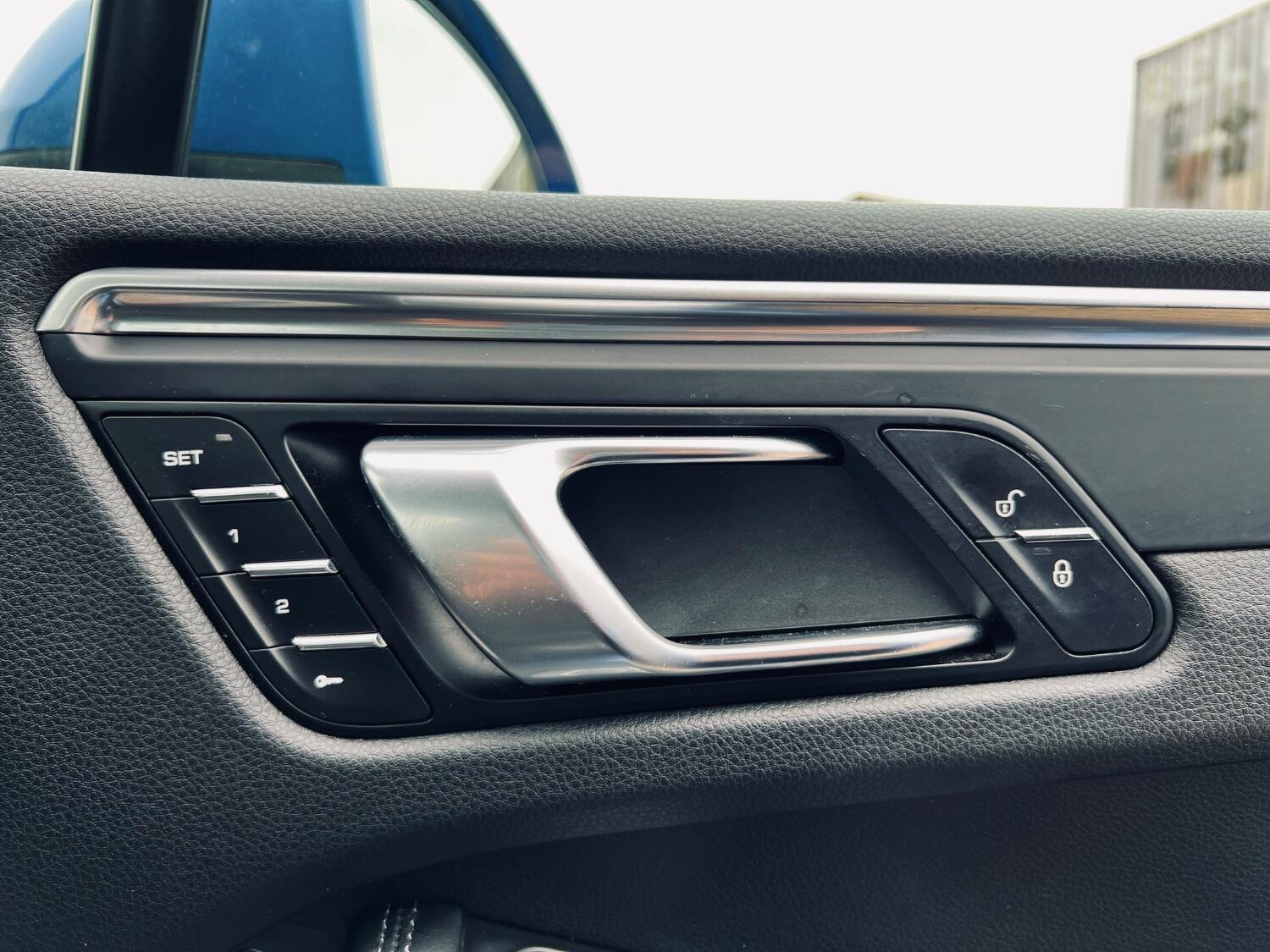 Used Porsche Macan 2018 for sale - 76716183: Photo 29